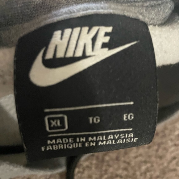 Nike Crew Neck Youth XL - Picture 3 of 3